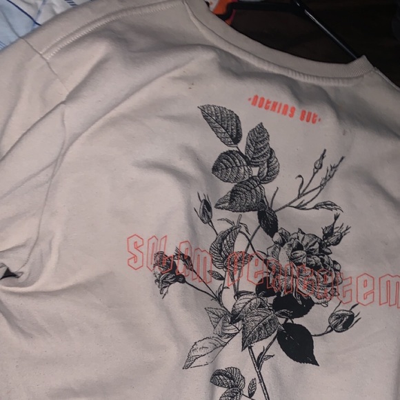 I’m selling this solam veritatem the original price $25 I’m selling it 20$ lmk. - Picture 3 of 3